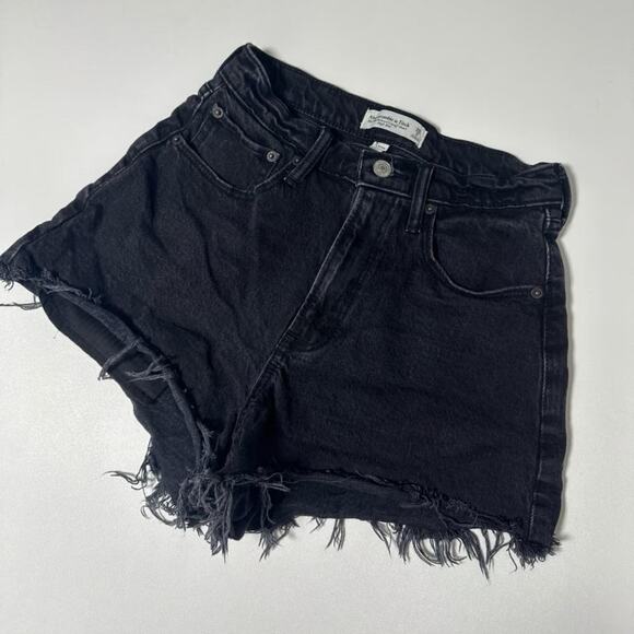 Abercrombie & Fitch Curve Love 90's Relaxed High Rise Cutoff Shorts - Picture 1 of 4